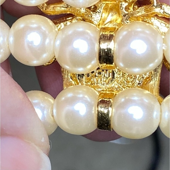 Joan Rivers Collection Triple Strand Faux Pearl Bee Bracelet Rhinestone - Picture 16 of 16